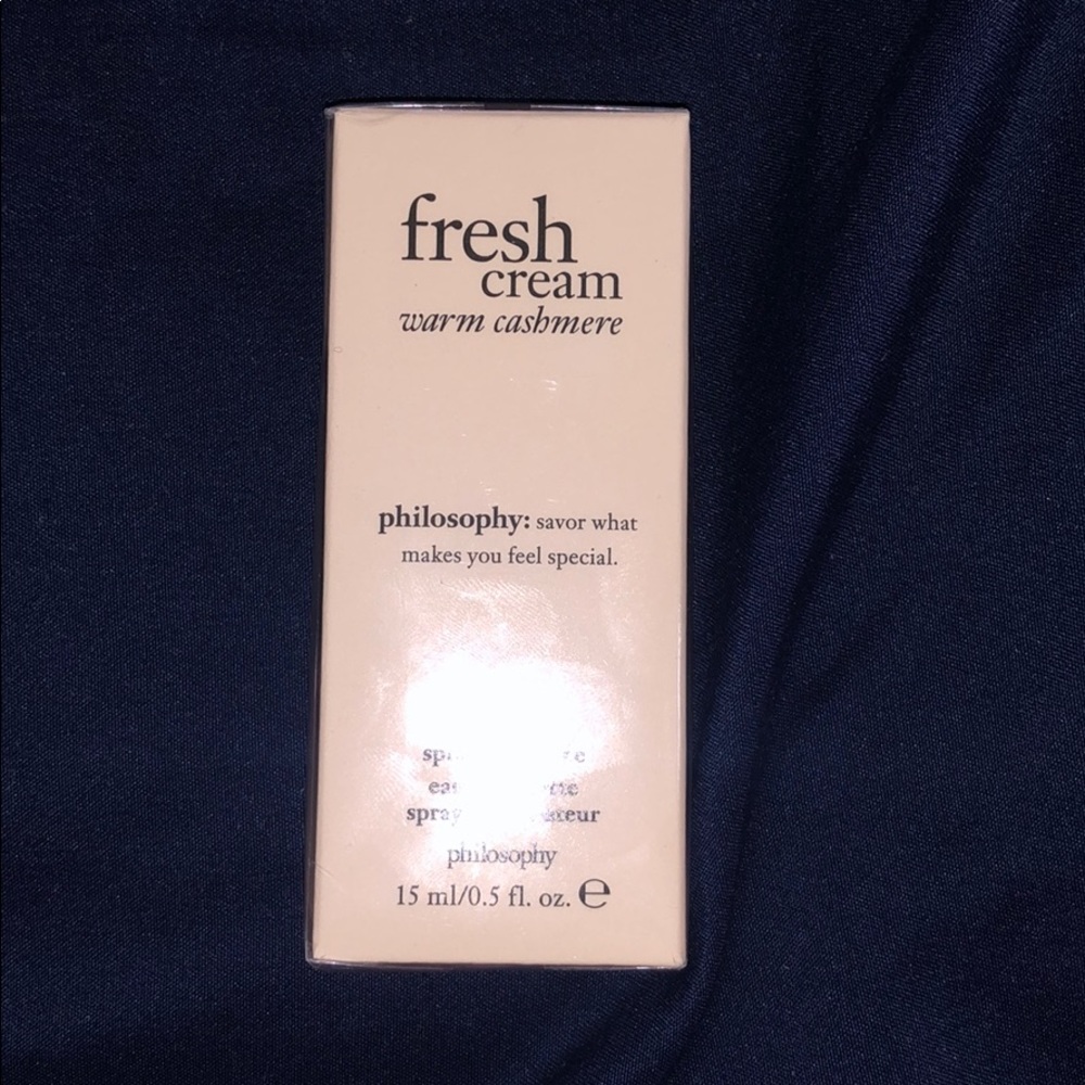 Fresh cream warm cashmere travel size fragrance.